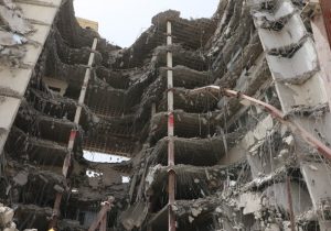 بیرون کشیدن اجساد باقی مانده  اولویت اصلی است/ قرارگاه خاتم الانبیاء مسئول تخریب باقی مانده برج متروپل