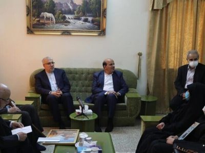 وزیر نفت با جمعی از خانواده های شهدا در اهواز دیدار کرد